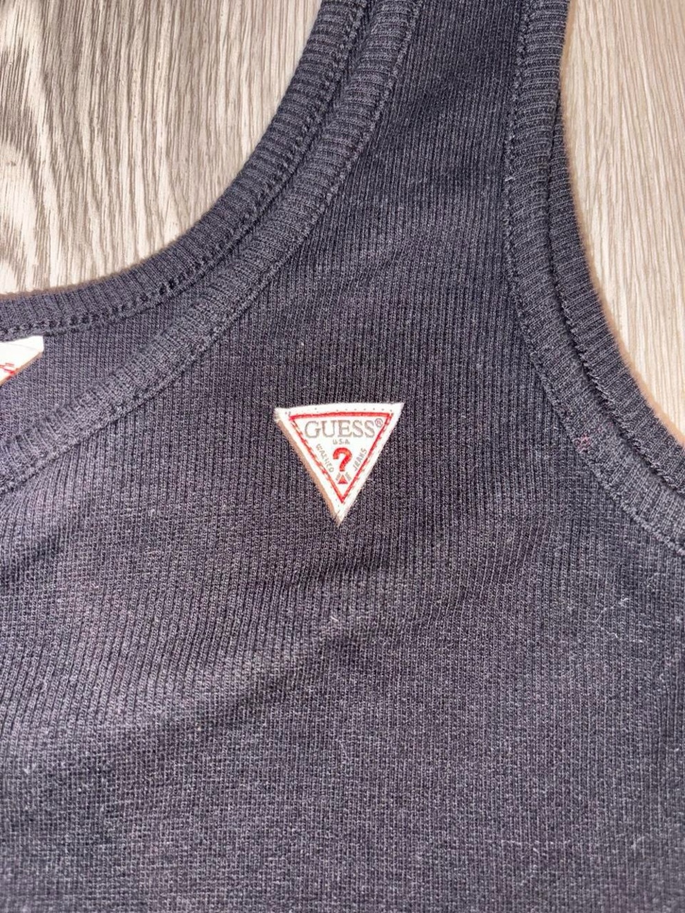 GUESS Black Ribbed Snap-Front Crop Tank - Picture 3 of 5